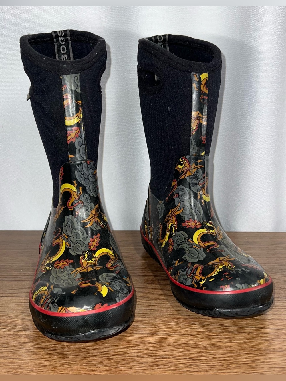 Bogs Classic High “Dragon Black” Waterproof Boots Kids Size 2